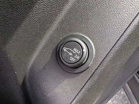 Used 2024 Chevrolet Equinox LT FWD image 20