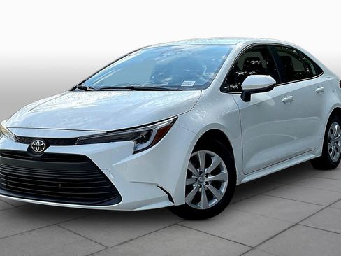 Used 2026 Toyota Corolla LE FWD image 1
