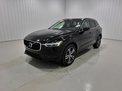 Used 2018 Volvo XC60 T5 Momentum w/ Vision Package AWD/4WD image 24