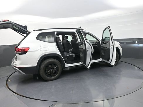 New 2026 Volkswagen Atlas Peak Edition AWD/4WD image 36