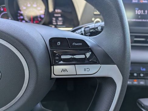 Used 2021 Hyundai Elantra SEL FWD image 28