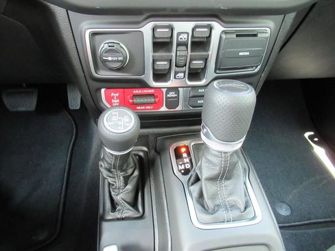New 2026 Jeep Gladiator Mojave AWD/4WD image 25