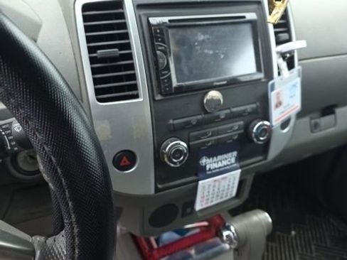 Used 2011 Nissan Frontier SV w/ SV Premium Utility Pkg RWD image 10