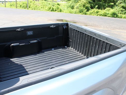 Used 2025 Toyota Tacoma SR5 AWD/4WD image 12
