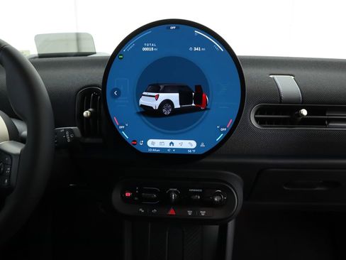 Certified 2025 MINI Cooper 2-Door Hardtop image 15