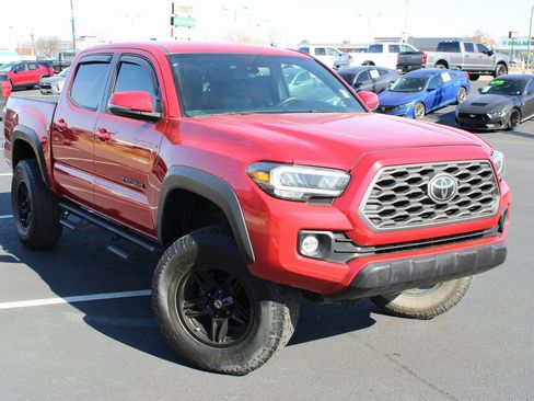 Used 2021 Toyota Tacoma TRD Off-Road AWD/4WD image 2