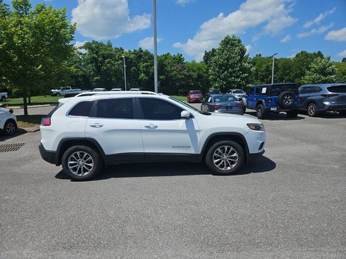 Used 2019 Jeep Cherokee Latitude Plus AWD/4WD image 8