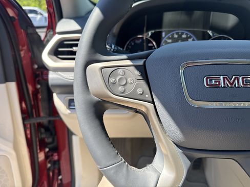 Used 2023 GMC Acadia Denali w/ Denali Ultimate Package AWD/4WD image 21