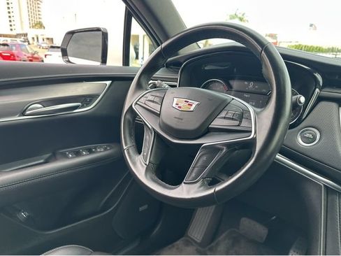 Certified 2023 Cadillac XT5 Luxury AWD/4WD image 8