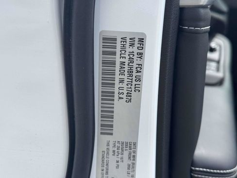 Used 2026 Jeep Grand Cherokee Limited AWD/4WD image 31