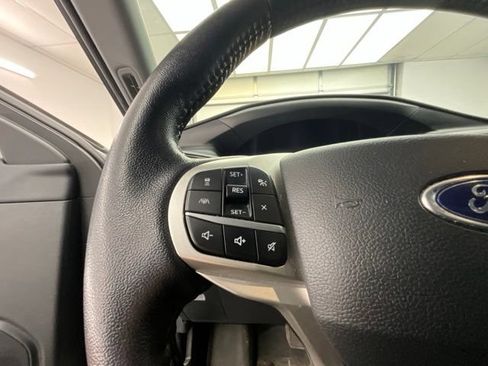 Used 2020 Ford Explorer XLT w/ Equipment Group 202A AWD/4WD image 18