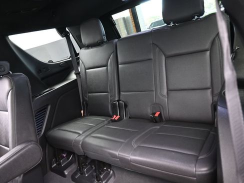 Used 2022 Chevrolet Tahoe Z71 w/ Luxury Package AWD/4WD image 44
