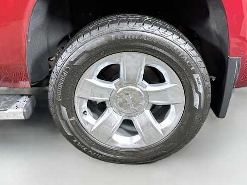 Used 2019 Chevrolet Tahoe LT w/ LT Signature Package image 32