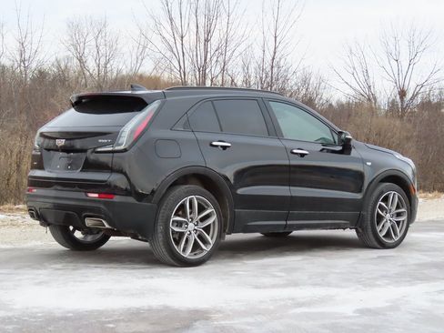 Used 2023 Cadillac XT4 Sport image 3