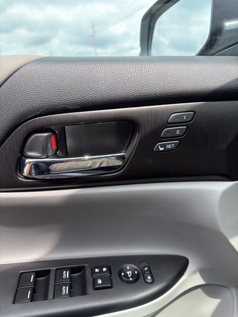 Used 2015 Honda Accord Touring image 12