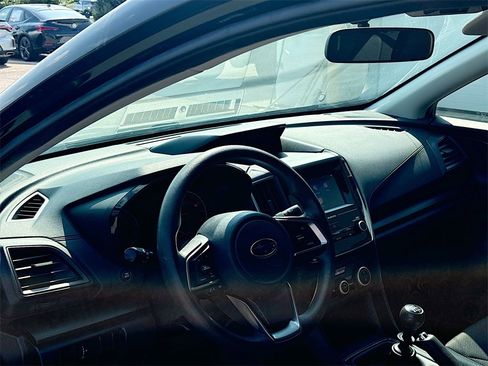 Used 2022 Subaru Crosstrek 2.0i image 9