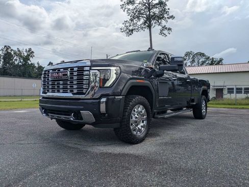 Used 2024 GMC Sierra 2500 Denali w/ Denali Reserve Package AWD/4WD image 9