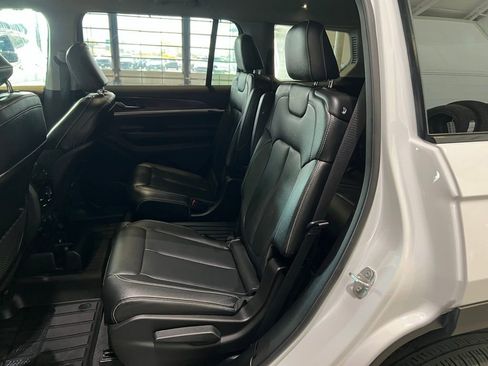 Used 2024 Jeep Grand Cherokee L Limited w/ Black Appearance Package image 16