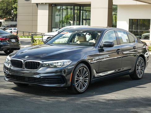 Used 2019 BMW 540i w/ Convenience Package RWD image 3