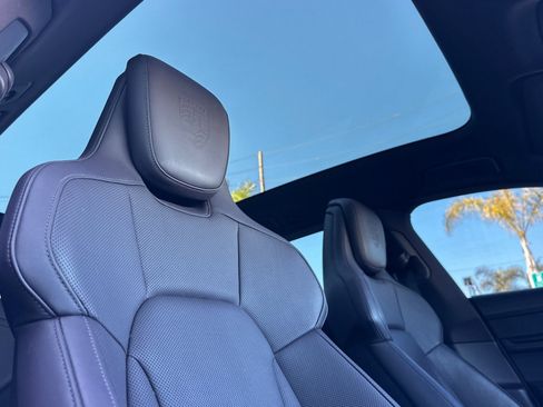 Certified 2022 Porsche Taycan 4 Cross Turismo image 17