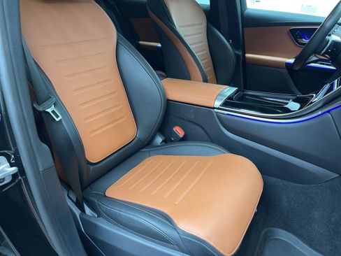 Used 2025 Mercedes-Benz GLC 300 4MATIC image 20