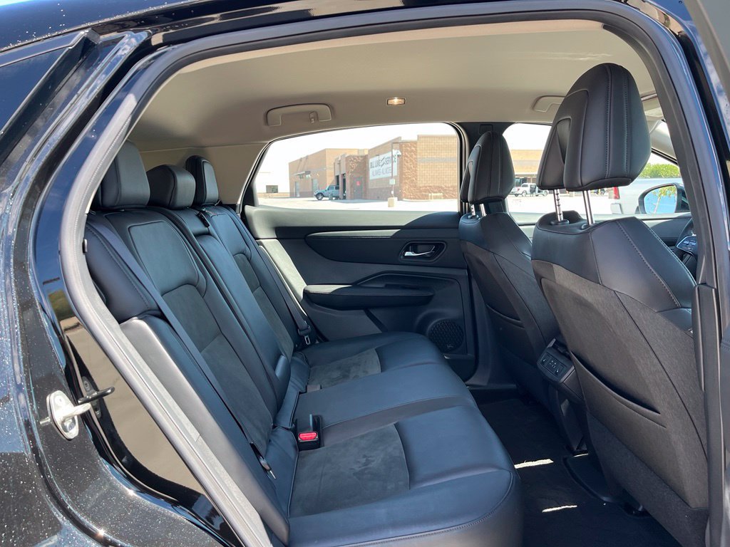 Used 2024 Nissan Ariya AWD image 18