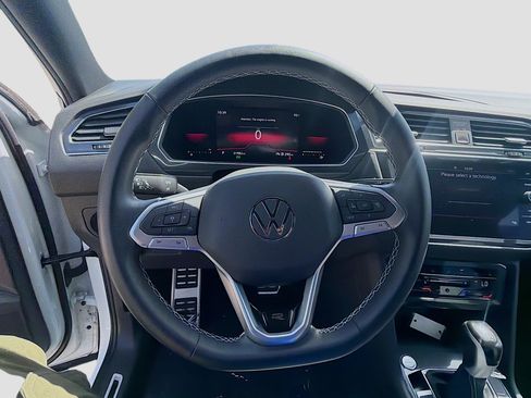 Certified 2023 Volkswagen Tiguan SE R-Line FWD image 10