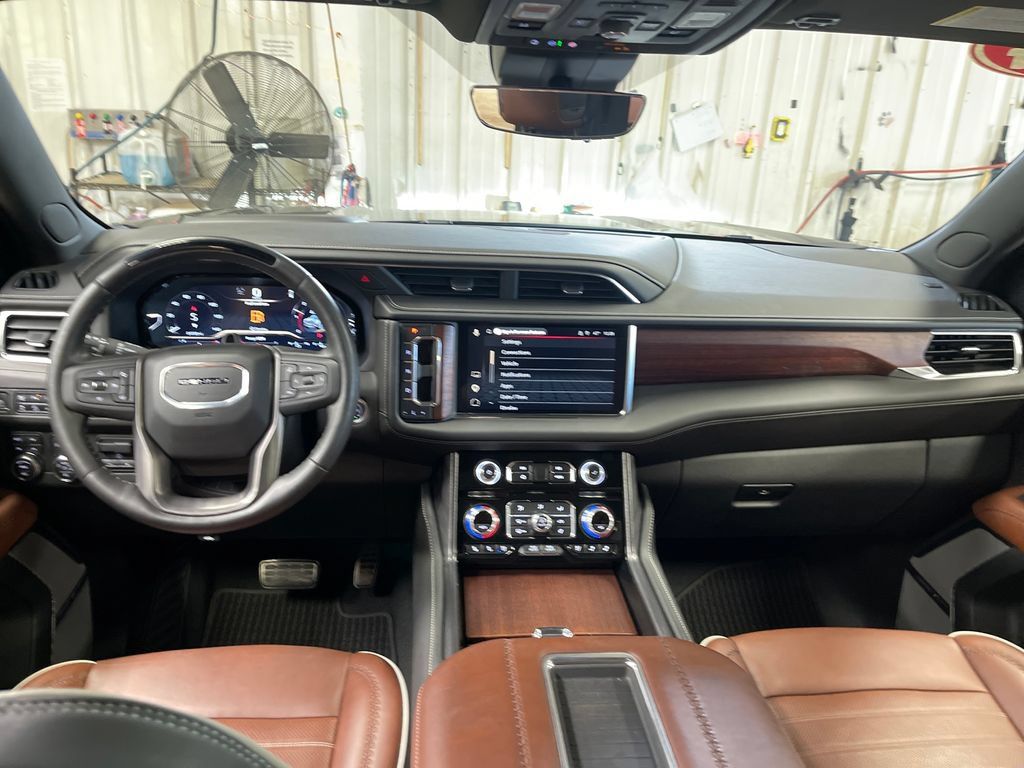 Used 2024 GMC Yukon Denali Ultimate AWD/4WD image 18