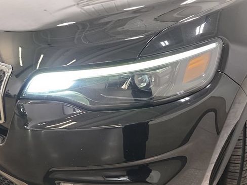 Used 2019 Jeep Cherokee Limited AWD/4WD image 28