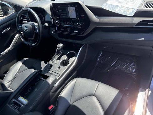 Used 2022 Toyota Highlander XLE image 26