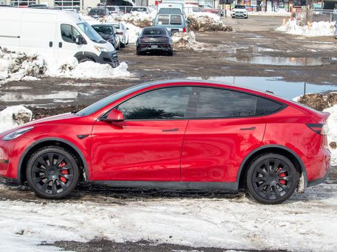 Used 2021 Tesla Model Y Long Range image 4