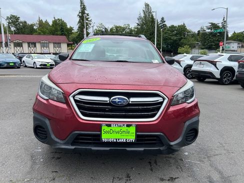Used 2019 Subaru Outback 2.5i AWD/4WD image 2
