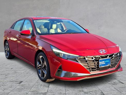 Certified 2023 Hyundai Elantra Limited FWD image 3