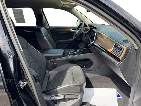 Used 2024 Volkswagen Atlas SE image 15