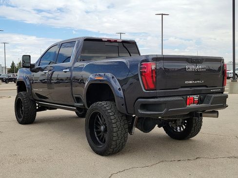 Used 2024 GMC Sierra 2500 Denali Ultimate AWD/4WD image 3