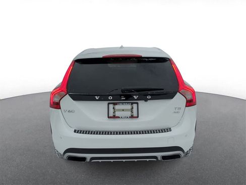 Used 2017 Volvo V60 T5 Cross Country w/ Convenience Package image 7
