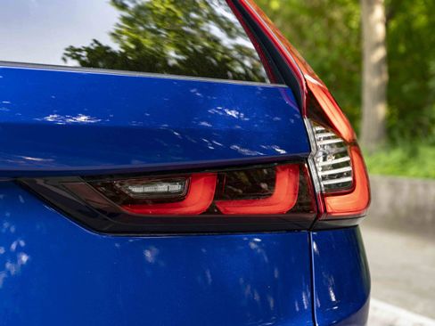 Used 2025 Honda CR-V LX image 13