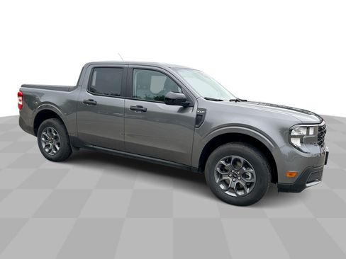 Used 2025 Ford Maverick XLT w/ Equipment Group 301A AWD/4WD image 2