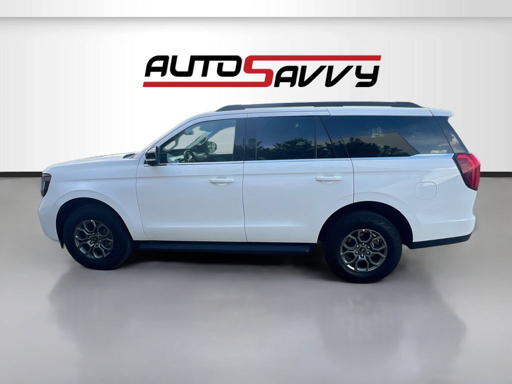 Used 2026 Ford Expedition Active RWD image 4