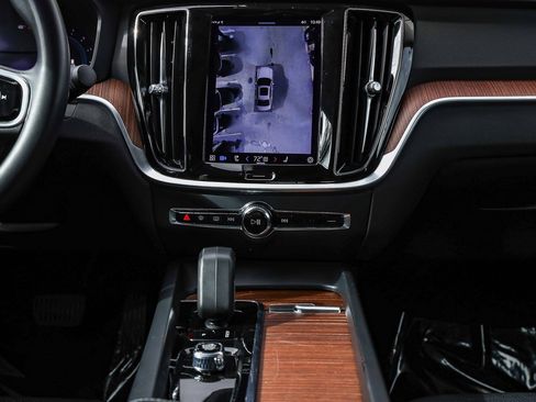 Used 2024 Volvo S60 B5 Plus image 13