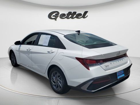 Certified 2024 Hyundai Elantra SEL FWD image 7