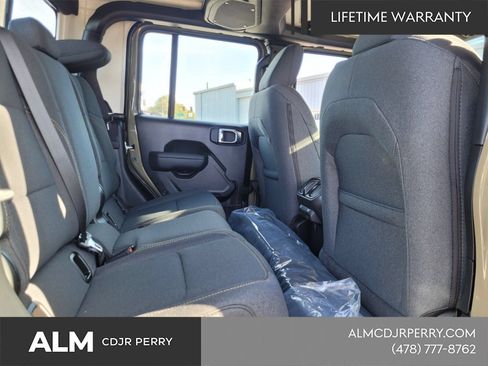 New 2026 Jeep Gladiator Sport AWD/4WD image 15