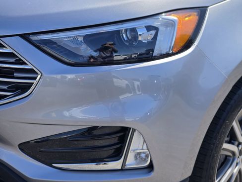 Used 2023 Ford Edge Titanium AWD/4WD image 10