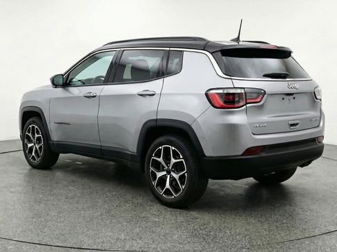 Used 2025 Jeep Compass Limited image 6