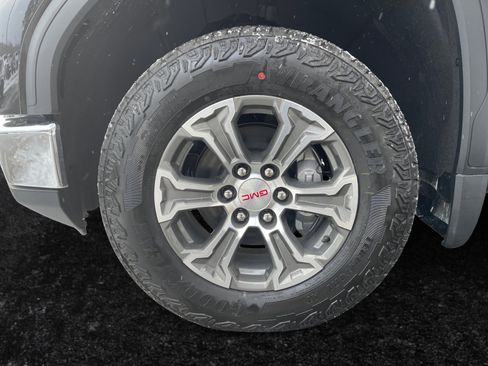 New 2026 GMC Sierra 1500 SLE image 10