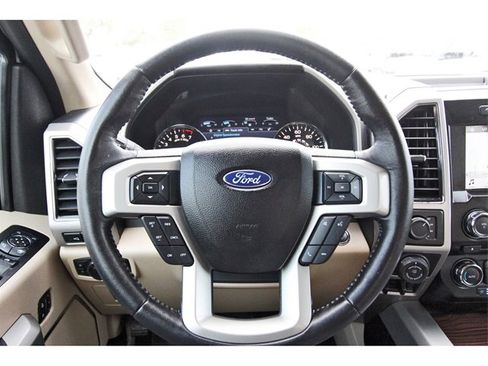 Used 2017 Ford F150 Lariat w/ Equipment Group 501A Mid image 13