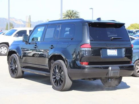 Certified 2025 Lexus GX 550 w/ Accessory Package (Z1) image 19