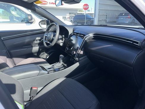 Used 2024 Hyundai Santa Cruz SE image 2