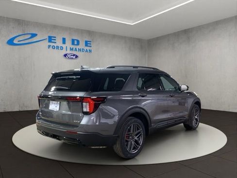 New 2026 Ford Explorer ST-Line w/ ST-Line Street Pack AWD/4WD image 7