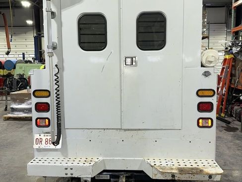 Used 2009 Ford F350 XL image 12